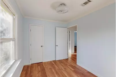 700 Broadway Avenue, Euless, TX 76040 - Photo 19