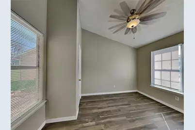 1621 Scottsdale Drive, Arlington, TX 76018 - Photo 5
