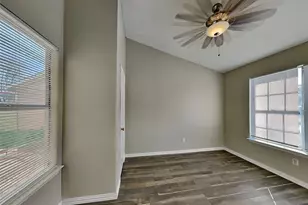1621 Scottsdale Dr, Arlington, TX 76018 - Photo 5