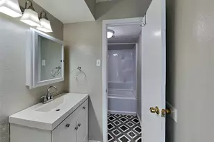 1621 Scottsdale Dr, Arlington, TX 76018 - Photo 9