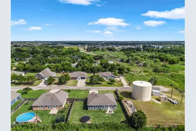 215 Greenbriar Street, Robinson, TX 76706 - Photo 35