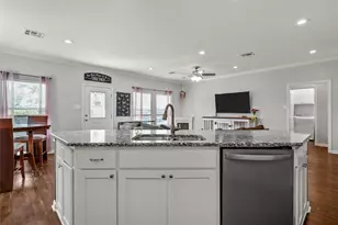 215 Greenbriar St, Robinson, TX 76706 - Photo 9
