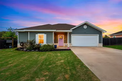 215 Greenbriar Street, Robinson, TX 76706 - Photo 1