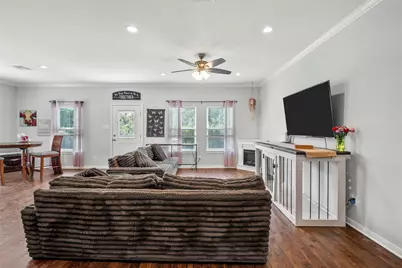 215 Greenbriar Street, Robinson, TX 76706 - Photo 5