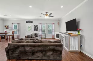 215 Greenbriar St, Robinson, TX 76706 - Photo 5