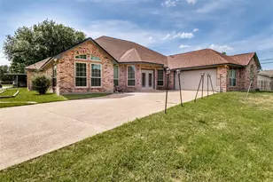 1425 Tobie Layne St, Benbrook, TX 76126 - Photo 1
