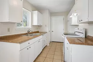 907 Greenbriar Ln, Richardson, TX 75080 - Photo 1