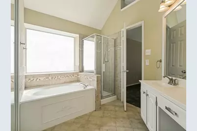 609 Oak Hollow Lane, Flower Mound, TX 75028 - Photo 17