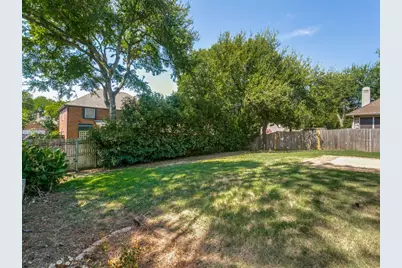 609 Oak Hollow Lane, Flower Mound, TX 75028 - Photo 19