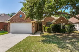 609 Oak Hollow Ln, Flower Mound, TX 75028 - Photo 1