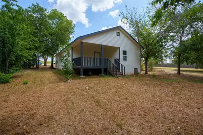 404 Campbell Street, Bowie, TX 76230 - Photo 15