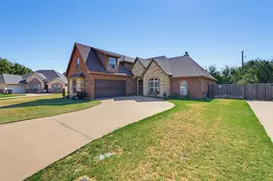 3709 Hill Country Dr, Abilene, TX 79606 - Photo 3