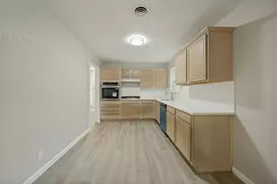 800 Sherwood Dr, Arlington, TX 76013 - Photo 9