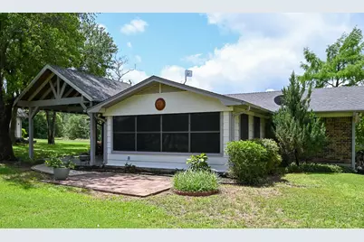 412 Half Moon Way, Runaway Bay, TX 76426 - Photo 5