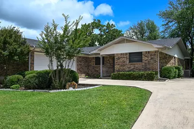 412 Half Moon Way, Runaway Bay, TX 76426 - Photo 1