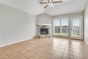 800 Ponselle Dr, Arlington, TX 76001 - Photo 11