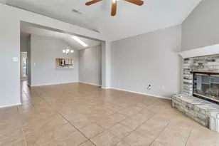 800 Ponselle Dr, Arlington, TX 76001 - Photo 13
