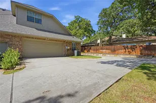 1408 Hampton Rd, Grapevine, TX 76051 - Photo 3