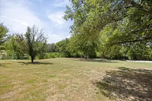 210 Knob Hill Dr, Granbury, TX 76048 - Photo 33