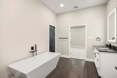 210 Knob Hill Drive, Granbury, TX 76048 - Photo 17