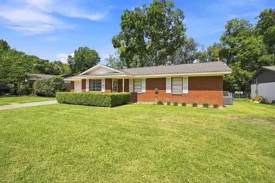 1420 Austin Drive, Ennis, TX 75119 - Photo 1