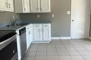 2101 Pennington Dr, Arlington, TX 76014 - Photo 5