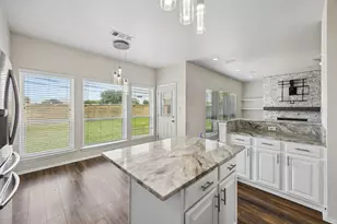 703 Fossil Hill Dr, Arlington, TX 76002 - Photo 7