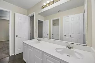 703 Fossil Hill Dr, Arlington, TX 76002 - Photo 15