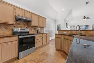 334 Touchdown Dr, Irving, TX 75063 - Photo 19