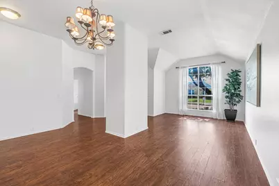 334 Touchdown Drive, Irving, TX 75063 - Photo 5