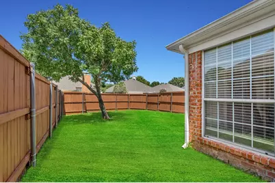 334 Touchdown Drive, Irving, TX 75063 - Photo 33