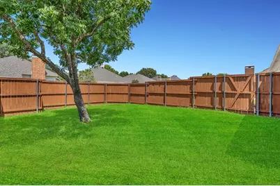 334 Touchdown Drive, Irving, TX 75063 - Photo 35