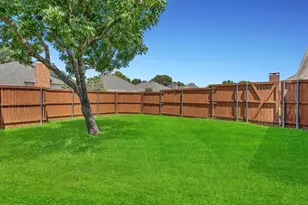 334 Touchdown Dr, Irving, TX 75063 - Photo 35