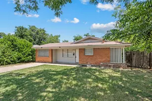 5213 Santa Rosa Dr, Haltom City, TX 76117 - Photo 3