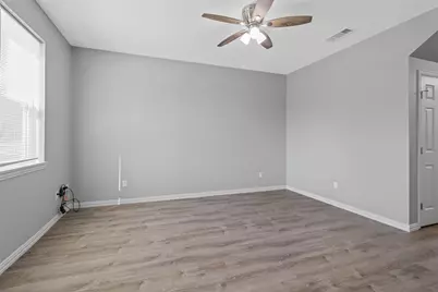 525-527 E Ball Street #525, Tom Bean, TX 75489 - Photo 5