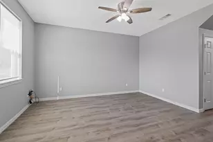 525-527 E Ball St, Tom Bean, TX 75489 - Photo 5