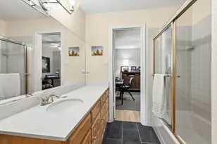 625 Bellah Dr, Irving, TX 75062 - Photo 21