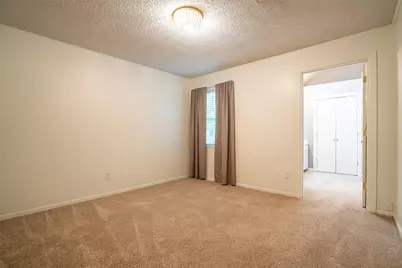 4620 E Holiday Estates Court, Granbury, TX 76049 - Photo 13