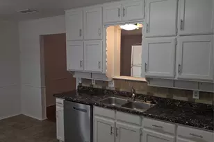 5525 Parliament Dr, Arlington, TX 76017 - Photo 13