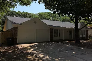5525 Parliament Dr, Arlington, TX 76017 - Photo 3