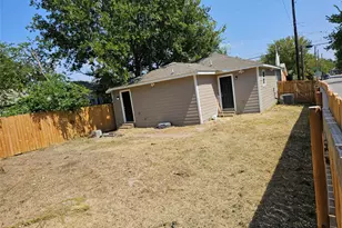 4703 Frank St, Dallas, TX 75210 - Photo 3