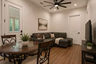 1107 Lily Ct, Grand Prairie, TX 75104 - Photo 3