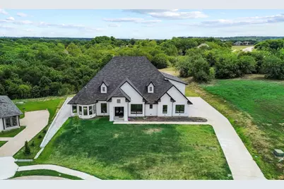 1107 Lily Court, Grand Prairie, TX 75104 - Photo 3