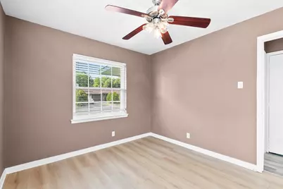 2030 Balla Way, Grand Prairie, TX 75051 - Photo 17
