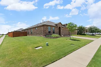 1216 Larkspur Lane, Cleburne, TX 76033 - Photo 3