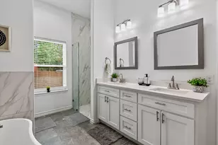2646 Greenhurst Dr, Farmers Branch, TX 75234 - Photo 17