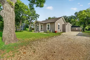805 Houston St, Arlington, TX 76012 - Photo 3
