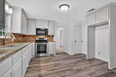 805 Houston Street, Arlington, TX 76012 - Photo 7