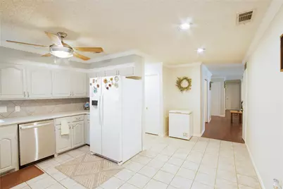 3641 Green Hollow Drive, Grand Prairie, TX 75052 - Photo 11