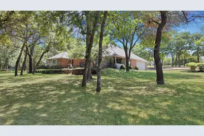 113 Cottonwood Court, Hudson Oaks, TX 76087 - Photo 3